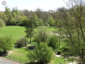 VERMIETET! Gemütliche 2 Zimmer mit Balkon + Blick auf die Niddawiesen – Rödelheim