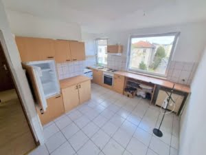 VERMIETET! Großzügige, sonnige 2 Zimmerwohnung mit Wohnküche und Balkon – Bornheim Grenze Ostend