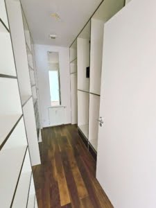 VERKAUFT!Attraktive große 3 Zimmer Dachstudio Whg. mit Balkon +Garagenpl – Top Lage nahe Stadtwald