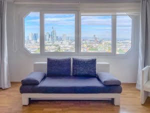 VERMIETET! WOW! TOP SKYLINEBLICK + POOL+SAUNA im Haus! Großes 1 Zimmer Apartment mit Balkon. – Sachsenhausen nahe Lokalbahnhof