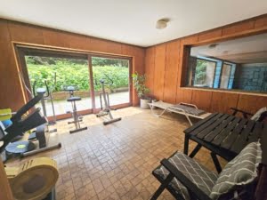 RESERVIERT! Schicke 5 Zimmer + 2 Balkone -Fußbodenheizung – Schwimmbad + Sauna im Haus – ruhig in Niederrad