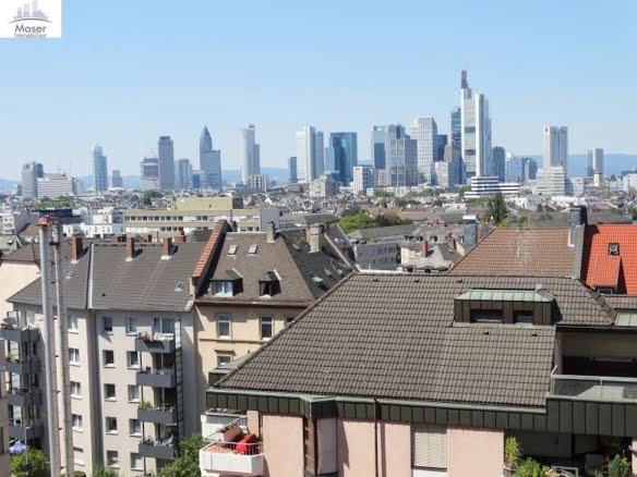VERKAUFT! Schwimmbad + Sauna im Haus! Neu saniert! 3-Zimmer mit Balkon – Sachsenhausen