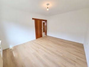 VERMIETET! Große 4-Zimmer Gartenwohnung mit 2 Balkonen + schickem  Bad  – top Lage Rumpenheim