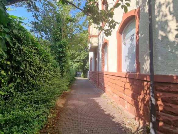 VERMIETET! Sonnige 3 Zimmer Altbauwohnung mit neuem Bad – ruhig + zentral in Heddernheim