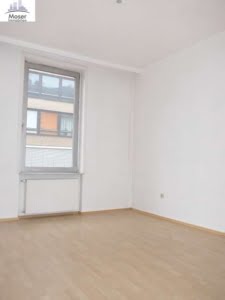 VERMIETET! Altbaucharme zentral in Bornheim! Helle 3 Zimmerwohnung direkt auf der Berger Straße