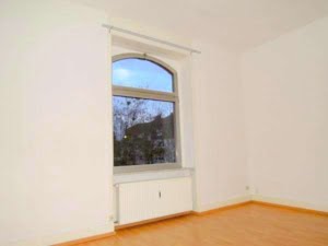 VERMIETET! Gemütliche 2 Zi Wohnung im Hochparterre geräumige Wohnküche – zentral in Heddernheim