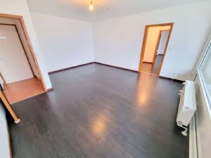 VERMIETET! Schicke 2 Zimmer Wohnung mit Balkon – Sachsenhausen + POOL+SAUNA im Haus!