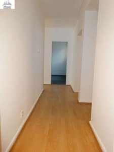 VERMIETET! Renovierte , große 2-Zimmer mit offener Küche – mitten in der Offenbacher Fußgängerzone