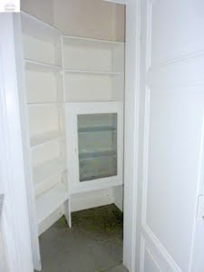 VERMIETET! Altbaucharme pur in Top Lage Sachsenhausen: 4 Zimmerwohnung mit Balkon + Parkett + EBK