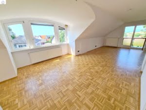 VERMIETET! Viel Platz auf 2 Etagen + großer Garten, 7 Zimmer + 2 Bäder + Doppelgarage
