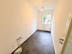 VERMIETET! Nagelneu saniert! Schick + Gemütlich! 2 Zimmerwohnung – ruhig + zentral im Ostend