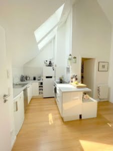 VERMIETET!Stylisch ! Große 3-Zimmer Maisonette mit 2 Balkonen – Top Lage Bornheim Nähe Berger Str.