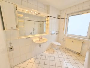 VERKAUFT! Panoramablick! Große 2 Zimmerwohnung mit Dachterrasse + TG-Platz – Top Lage Bad Vilbel