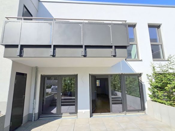 VERMIETET! Schick ! dieses nagelneue 4-Zimmer Townhouse mit Balkon + Terrasse – Offenbach