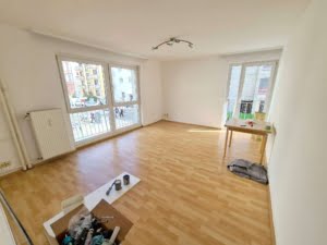 VERMIETET! Top Westendlage! Großzügig renoviert! 1 Zimmerwohnung mit Balkon + sep. Küche inkl. EBK