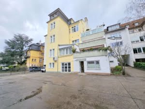 VERKAUFT! Große 4 Zimmer Terrassenwohnung + 2 Bäder + EBK + Kamin + Keller + Garage –
