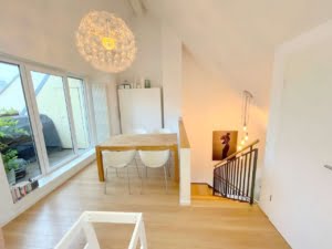 VERMIETET!Stylisch ! Große 3-Zimmer Maisonette mit 2 Balkonen – Top Lage Bornheim Nähe Berger Str.