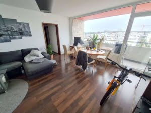 VERMIETET! Schicke 2 Zimmer Wohnung mit Balkon – Sachsenhausen + POOL+SAUNA im Haus!