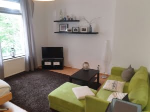 VERMIETET! Altbaucharme! Große 1,5 Zimmerwohnung mit Wohnkü – ruhig und zentral in Rödelheim