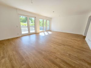 VERMIETET! Schick ! dieses nagelneue 4-Zimmer Townhouse mit Balkon + Terrasse – Offenbach