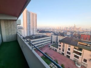 VERMIETET! Bester Skylineblick inkl. +Pool+Sauna im Haus! Schicke 3 Zimmer Wohnung mit Balkon –