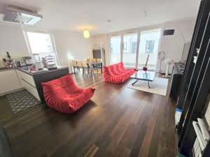 VERMIETET! -Privatstraße Sachsenhausen: Attraktive 3-Zimmer-Wohnung mit großem Balkon + TG