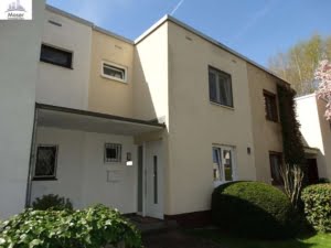 VERMIETET! Willkommen Zuhause – 4 Zimmer + Balkon + Terrasse + Garten – ruhig in FFM-Niederursel