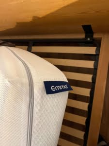 VERMIETET! Altbaufans aufgepasst! Große sanierte 2 Zimmer mit großer Wohnküche – zentral im Ostend