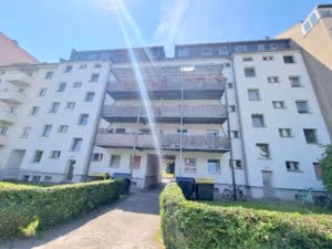 VERMIETET! Gemütliche 3 Zimmerwohnung mit großem Balkon und Wohnküche – direkt gegenüber dem Klinikum OF