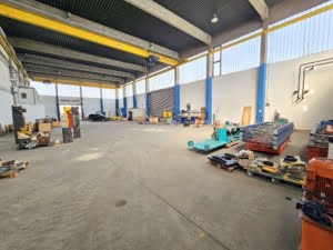 VERMIETET! Lager-/Produktionshalle mit vielen Möglichkeiten – gute Anbindung im Gewerbegebiet von Altenstadt