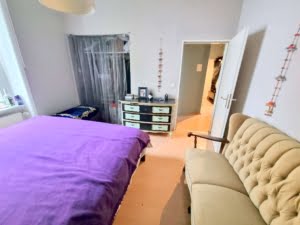 VERMIETET! Altbaucharme zentral in Bornheim! Helle 3 Zimmerwohnung direkt auf der Berger Straße