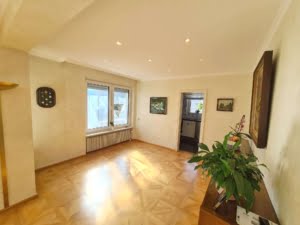 VERMIETET!Perfekte Lage am Berger Hang! 6 Zimmer + 2 Bäder auf 2 Etagen mit eigenem Garten + Teich!