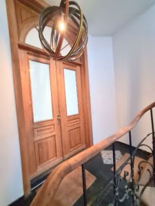 VERMIETET! 3 große Zimmer + Wohnküche + Balkon- top saniert – Mitten im Leben – Altbaucharme pur!