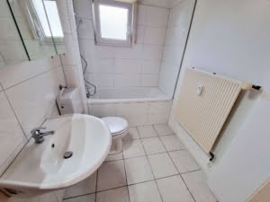 VERMIETET! Sonnige 2 Zimmerwohnung mit Balkon – direkt am Kettler Krankenhaus