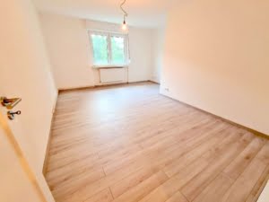 VERMIETET! 2022! Große 2 Zimmerwohnung mit Wohnküche und Loggia – zentral Nähe Uniklinik Niederrad