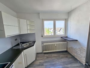 VERKAUFT! + Einzugsbereit! Große 3,5 Zimmerwhg mit Balkon plus Garage – top Lage Rumpenheim