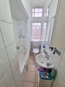 VERMIETET! Altbaucharme Gemütliche + helle 3 Zimmerwohnung – ruhig und zentral Nähe Berger Str.