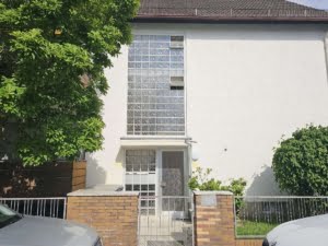 VERMIETET! Große 4-Zimmer Gartenwohnung mit 2 Balkonen + schickem  Bad  – top Lage Rumpenheim
