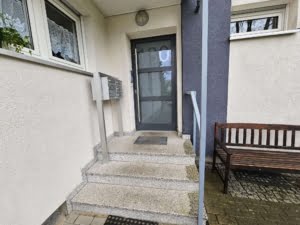 VERMIETET! Gemütliche 3 Zimmerwohnung mit großem Balkon in gepflegter Grünanlage in Bad Homburg
