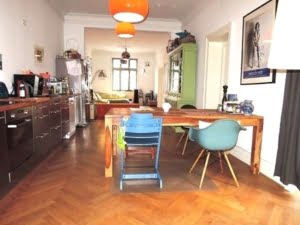 Vermietet! Wow! Altbaucharme pur! 4 Zimmer + Wohnküche + Balkon- top saniert