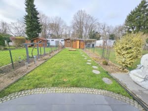 VERKAUFT! Perfekt für die kleine Familie! Solides Reihenmittelhaus + Garage + Garten -Heddernheim