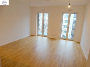 VERMIETET! Schickes 1-Zimmer Apartment (Neubau 2020) mit Balkon, Parkett, EBK – zentr. Ostend Lage