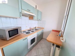 VERMIETET! WOW! TOP SKYLINEBLICK + POOL+SAUNA im Haus! Großes 1 Zimmer Apt. mit Balkon. –