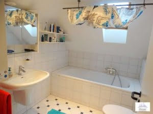 VERMIETET! Gemütliche 2 Zimmer DG-Wohnung inkl. Einbauküche – direkt am Stadtwald in Neu Isenburg