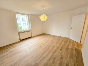 VERMIETET! Erstbezug kmpl. saniert! Sonnige 2-Zimmer Wohnung + Gartennutz.- mainnah in Fechenheim