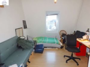VERMIETET!Altbaucharme mitten in Bornheim! Sonnige 4 Zimmer-Maisonette direkt auf der Berger Straße