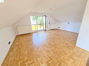 VERMIETET! Viel Platz auf 2 Etagen + großer Garten, 7 Zimmer + 2 Bäder + Doppelgarage