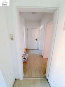 VERMIETET! 2020 neu renovierte 2-Zimmerwohnung mit neuem Wannenbad – mitten in Fußgängerzone Hanau