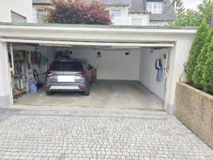VERKAUFT!Attraktive große 3 Zimmer Dachstudio Whg. mit Balkon +Garagenpl – Top Lage nahe Stadtwald