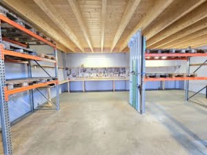 VERMIETET! Produktions-/Lagerhalle mit Bürofläche mit hervorragender Anbindung